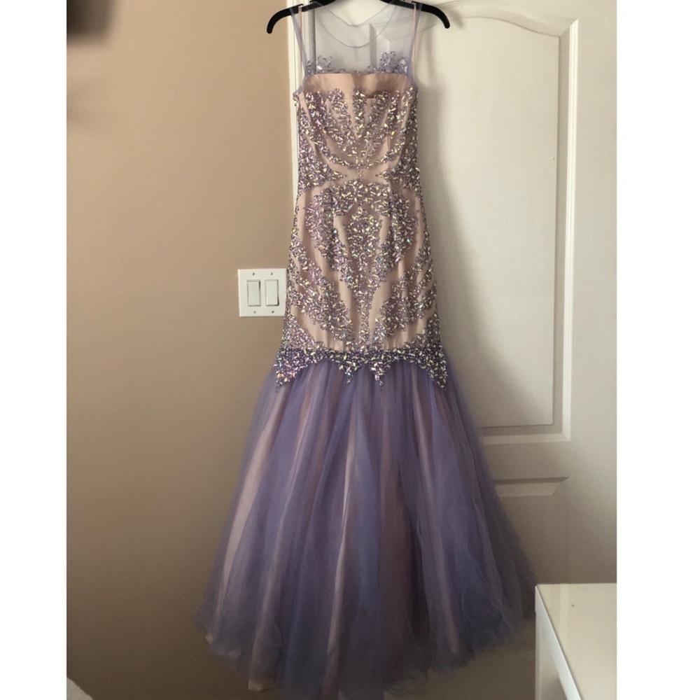 PROM DRESS - Picture 4 of 8